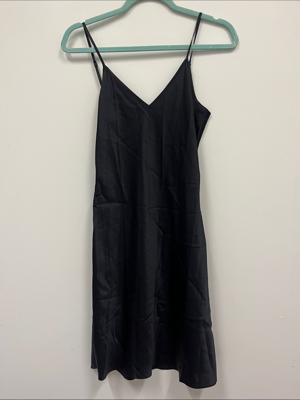 NWOT black Quince Washable silk slip size Small